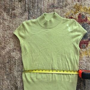 Jones New York Light Green Short Sleeve Turtleneck Sweater